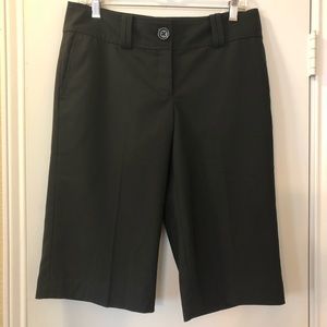 Ann Taylor Signature Fit Black Capris